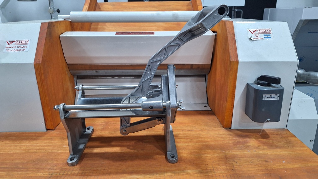 Behmont - IMP - Equipamientos - Cortapapas Horizontal (9)