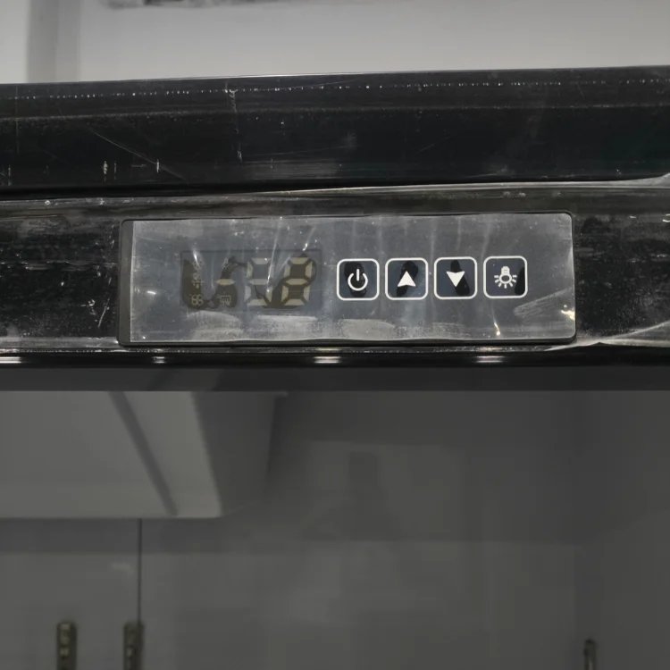 Behmont - IMP - Refrigeracion - Exhibidora vertical 1440 L Full Glass - 3 puertas - Marco aluminio - 5 estantes - Negro (2)
