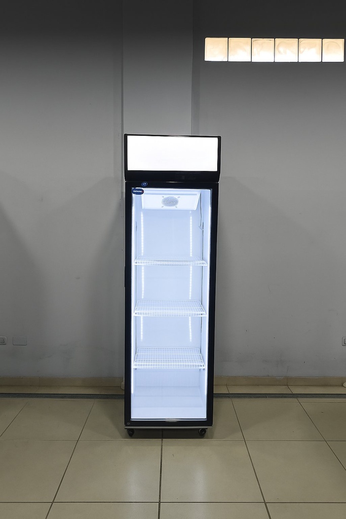 Behmont - IMP - Refrigeracion - Exhibidora vertical 420 L - Con cenefa - 4 estantes (4)