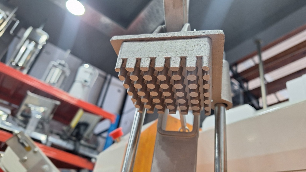Behmont - IMP - Equipamientos - Cortapapas Vertical (4)