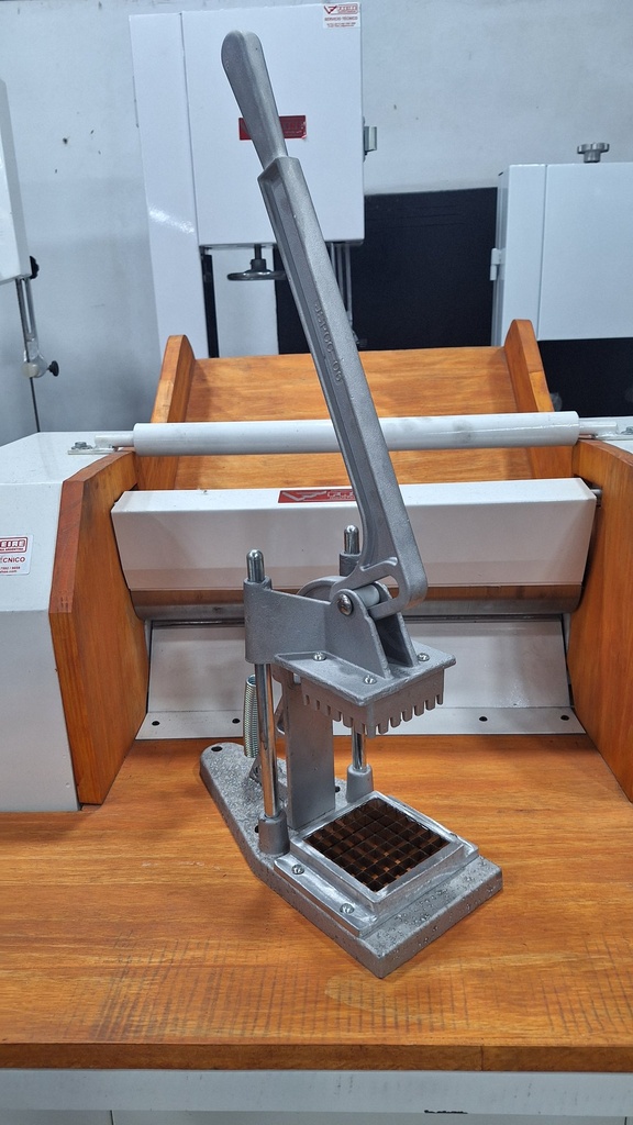 Behmont - IMP - Equipamientos - Cortapapas Vertical (11)