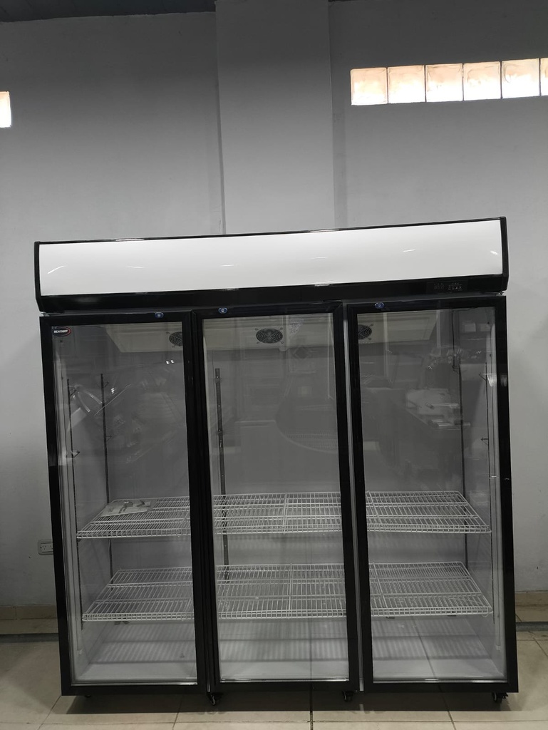 [FC-1250-19] Behmont - IMP - Refrigeracion - Exhibidora vertical 1350 L - 3 puertas - Con cenefa - 4 estantes
